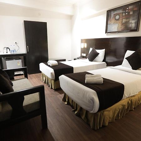 Anr Hotels Lucknow Extérieur photo