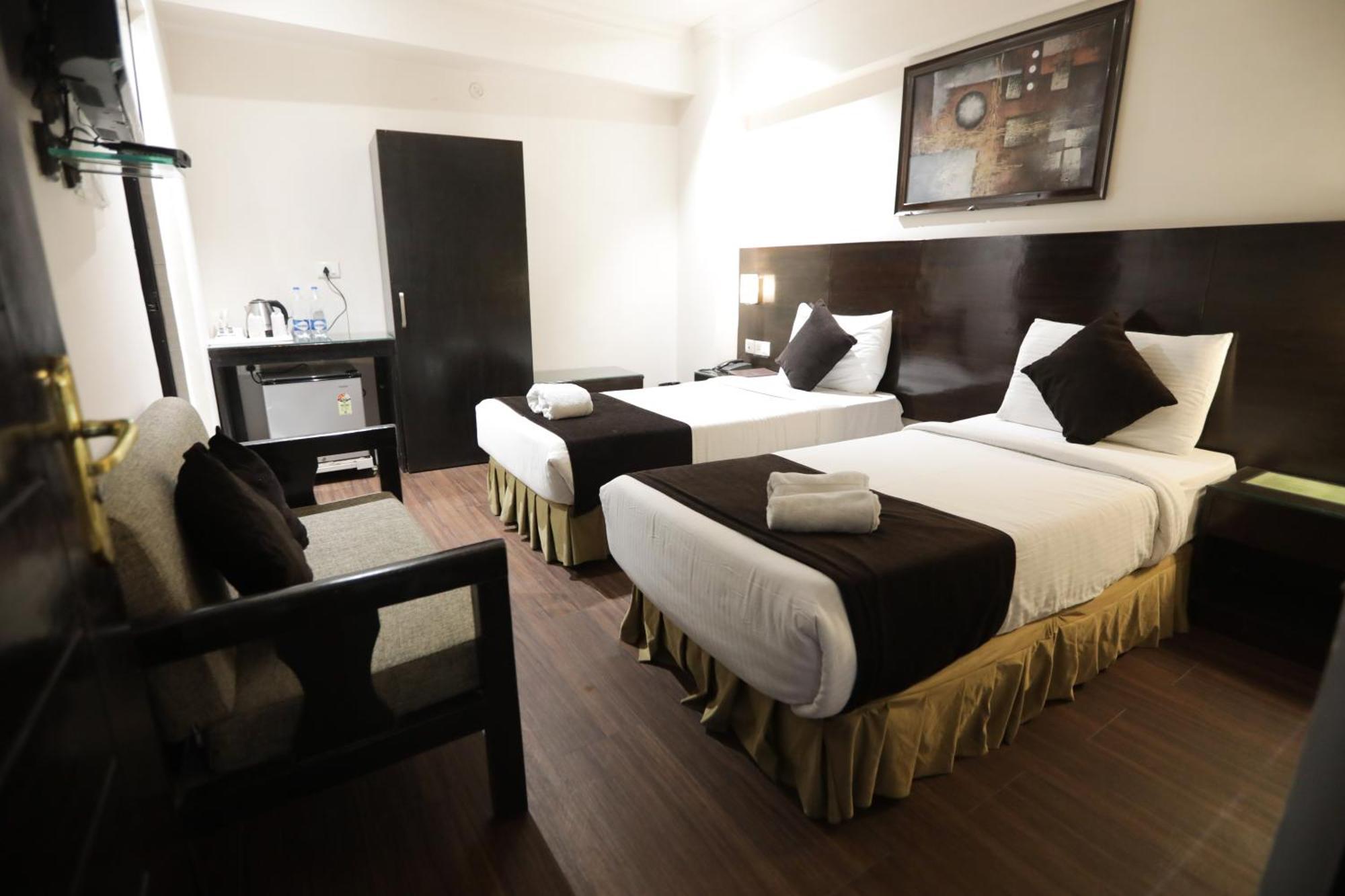 Anr Hotels Lucknow Extérieur photo