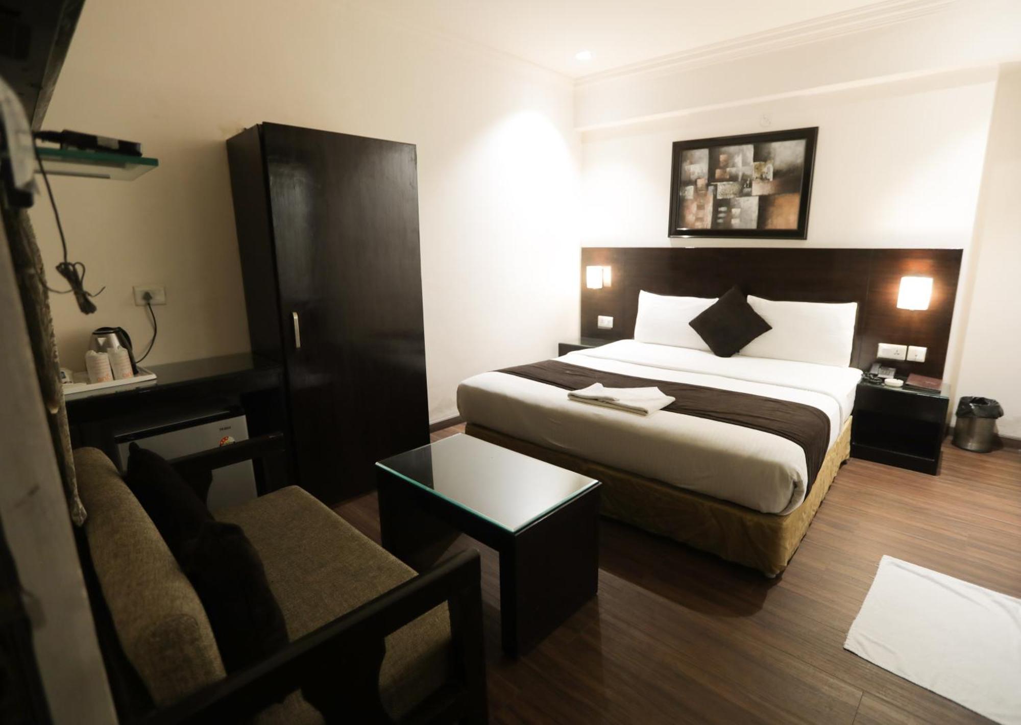 Anr Hotels Lucknow Extérieur photo