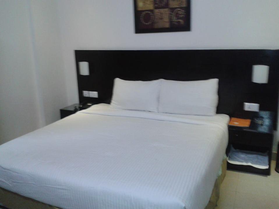 Anr Hotels Lucknow Extérieur photo