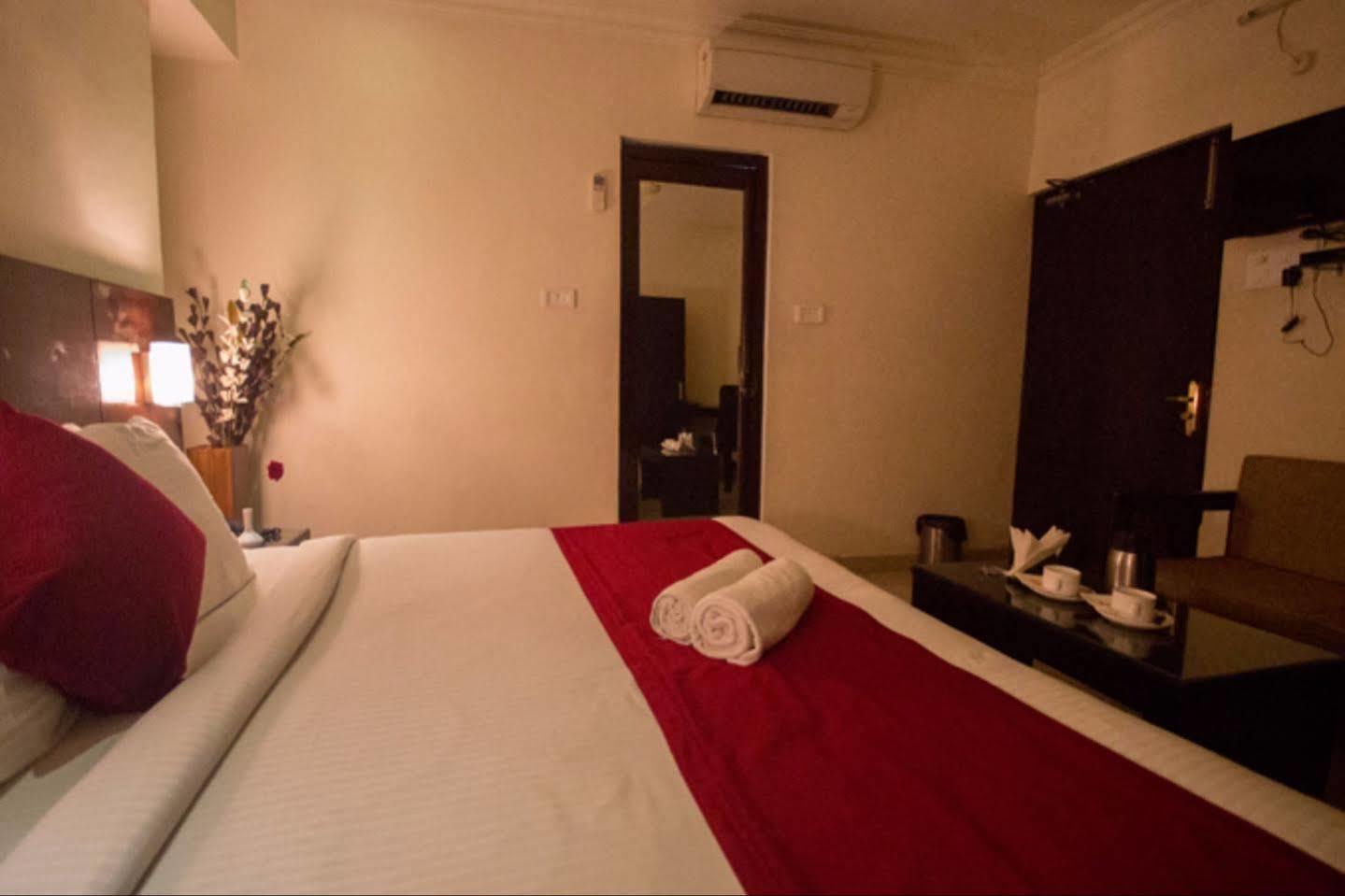 Anr Hotels Lucknow Extérieur photo