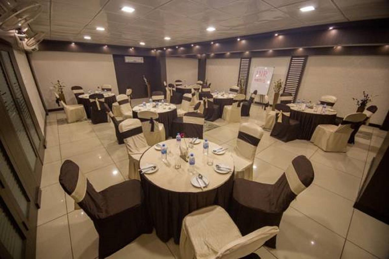Anr Hotels Lucknow Extérieur photo